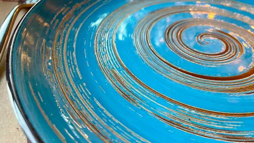Guía completa sobre técnicas de esmaltado en cerámica: La química del color